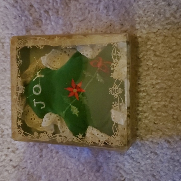 Vintage New Velvet & Lace Scented Christmas Ornament, Joy, 1983 Giftco Inc. - Picture 2 of 3